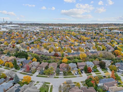 Photo 49 at 2824 Huntingdon Trail, CV Clearview, Oakville