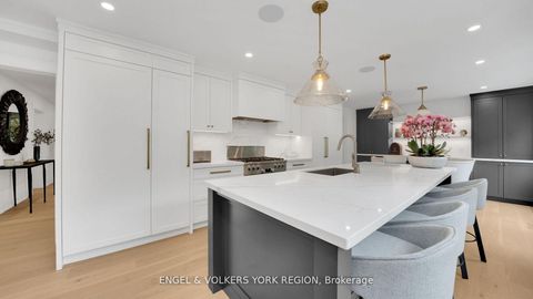 Photo 7 at 15 Silvergrove Road, Windfields, Toronto