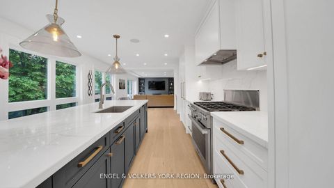 Photo 11 at 15 Silvergrove Road, Windfields, Toronto