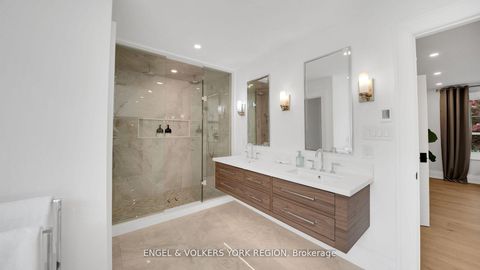 Photo 24 at 15 Silvergrove Road, Windfields, Toronto