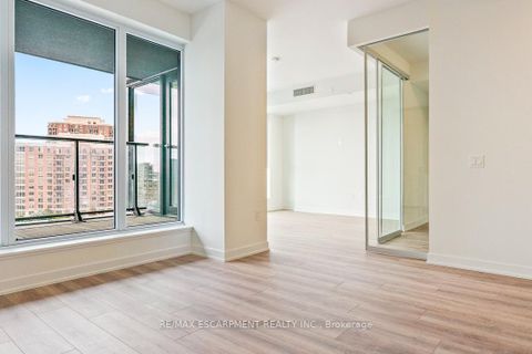 Photo 5 at 715 - 1 Quarrington Lane, Don Mills, Toronto