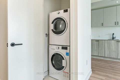 Photo 17 at 715 - 1 Quarrington Lane, Don Mills, Toronto