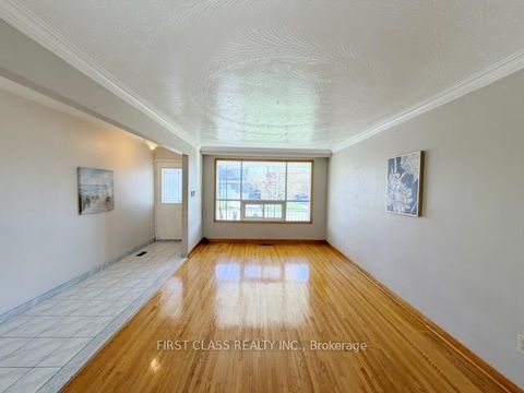 Photo 2 at 82 Gooderham Drive, Maryvale, Toronto