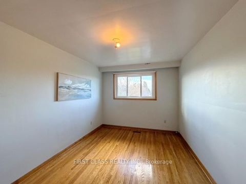 Photo 9 at 82 Gooderham Drive, Maryvale, Toronto