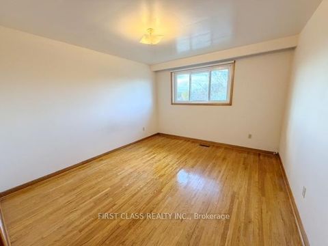 Photo 10 at 82 Gooderham Drive, Maryvale, Toronto