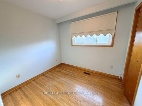 Photo 11 at 82 Gooderham Drive, Maryvale, Toronto
