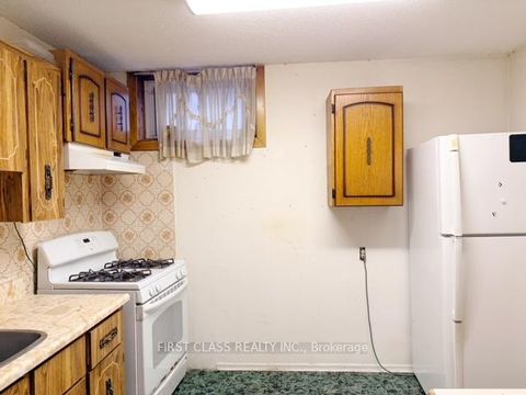 Photo 17 at 82 Gooderham Drive, Maryvale, Toronto