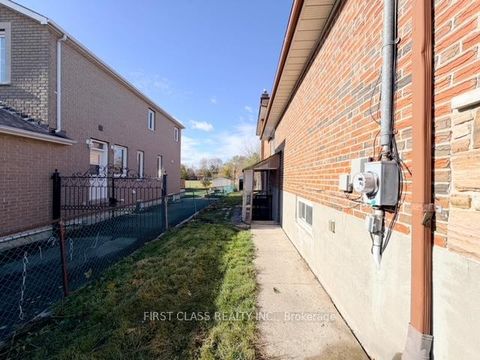 Photo 22 at 82 Gooderham Drive, Maryvale, Toronto