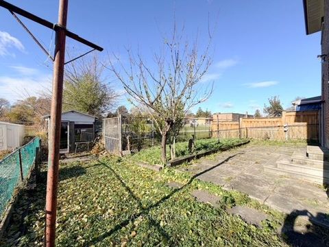 Photo 23 at 82 Gooderham Drive, Maryvale, Toronto