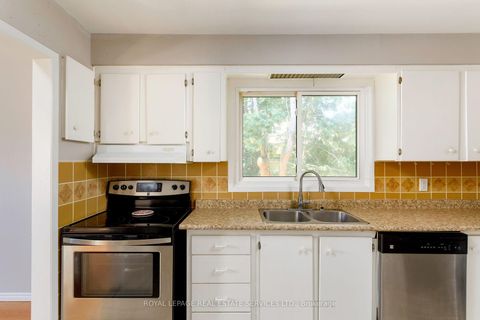 Photo 11 at 2339 Hixon Street, BR Bronte, Oakville