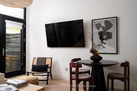 Photo 4 at 110B Palmerston Avenue, Bellwoods, Toronto