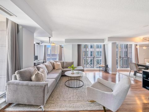 Photo 2 at 1309 - 140 Simcoe Street, Waterfront Communities C1, Toronto