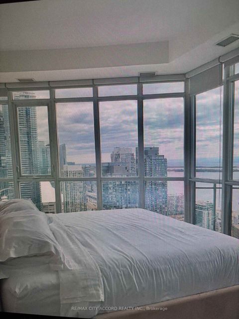 Photo 4 at PH06 - 21 Iceboat Terrace, Waterfront Communities C1, Toronto