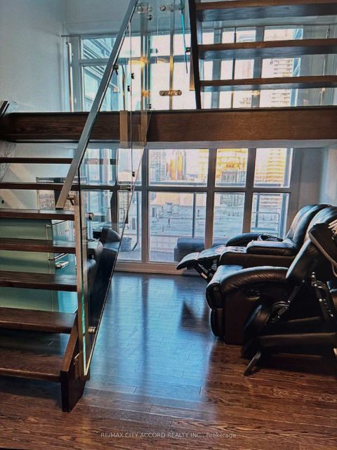 Photo 5 at PH06 - 21 Iceboat Terrace, Waterfront Communities C1, Toronto