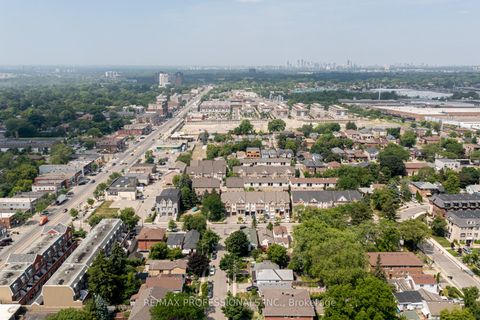 Photo 16 at 22 Fairfield Avenue, Long Branch, Toronto