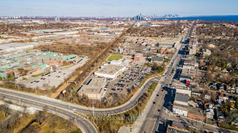 Photo 18 at 22 Fairfield Avenue, Long Branch, Toronto