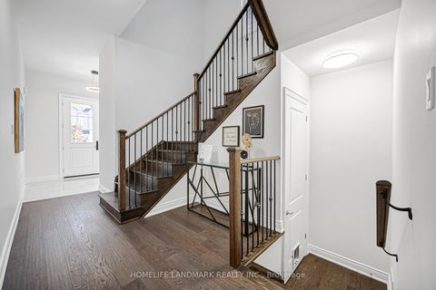 Photo 4 at 3404 Mosley Gate, GO Glenorchy, Oakville