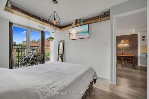 Photo 14 at 306 - 308 Palmerston Avenue, Bellwoods, Toronto