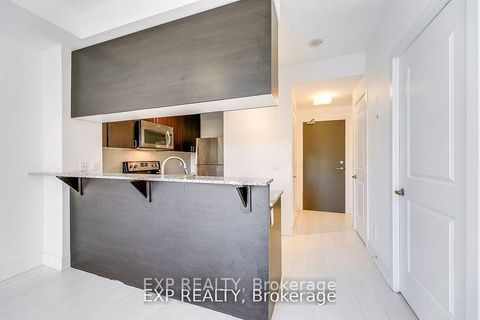 Photo 6 at 610 - 68 Merton Street, Mount Pleasant West, Toronto