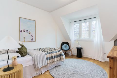 Photo 17 at 212 WILTSHIRE Avenue, Pellam Park, Toronto