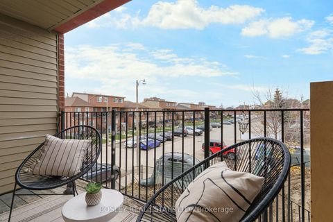 Photo 20 at 212 WILTSHIRE Avenue, Pellam Park, Toronto