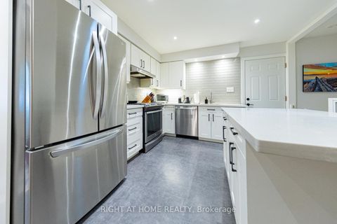 Photo 2 at 27 Bigwin Drive, Aurora Heights, Aurora