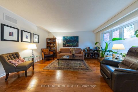 Photo 5 at 27 Bigwin Drive, Aurora Heights, Aurora