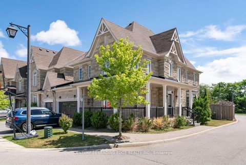 Photo 2 at #33 - 450 Worthington Avenue, Oak Ridges Lake Wilcox, Richmond Hill