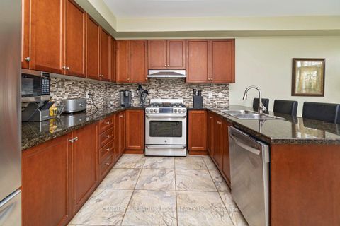 Photo 11 at #33 - 450 Worthington Avenue, Oak Ridges Lake Wilcox, Richmond Hill