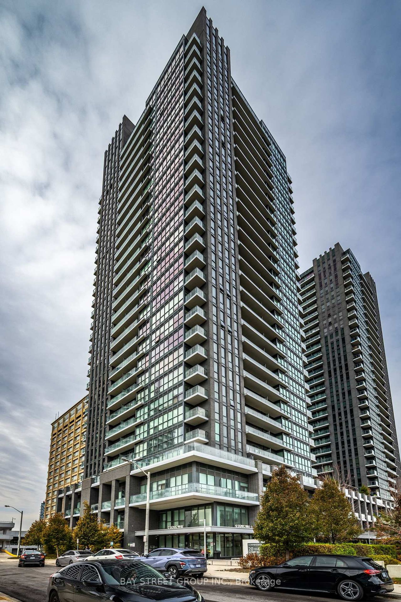 410 - 2 Sonic Way, Flemingdon Park, Toronto 