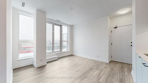 Photo 9 at 710 - 8888 Yonge Street N, South Richvale, Richmond Hill