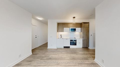 Photo 13 at 710 - 8888 Yonge Street N, South Richvale, Richmond Hill