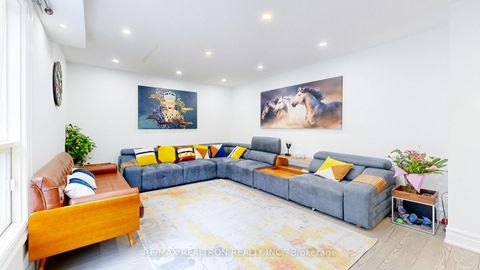 Photo 15 at 160 Carlyle Crescent, Aurora Highlands, Aurora