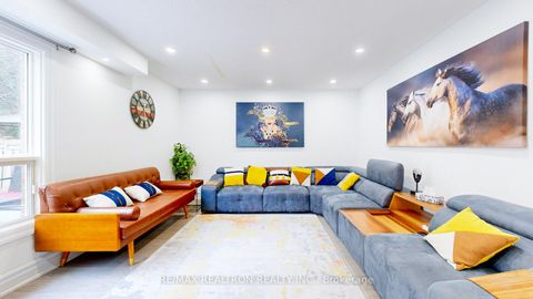 Photo 16 at 160 Carlyle Crescent, Aurora Highlands, Aurora