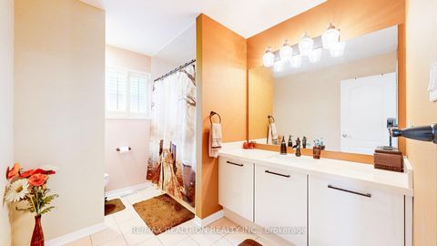 Photo 28 at 160 Carlyle Crescent, Aurora Highlands, Aurora