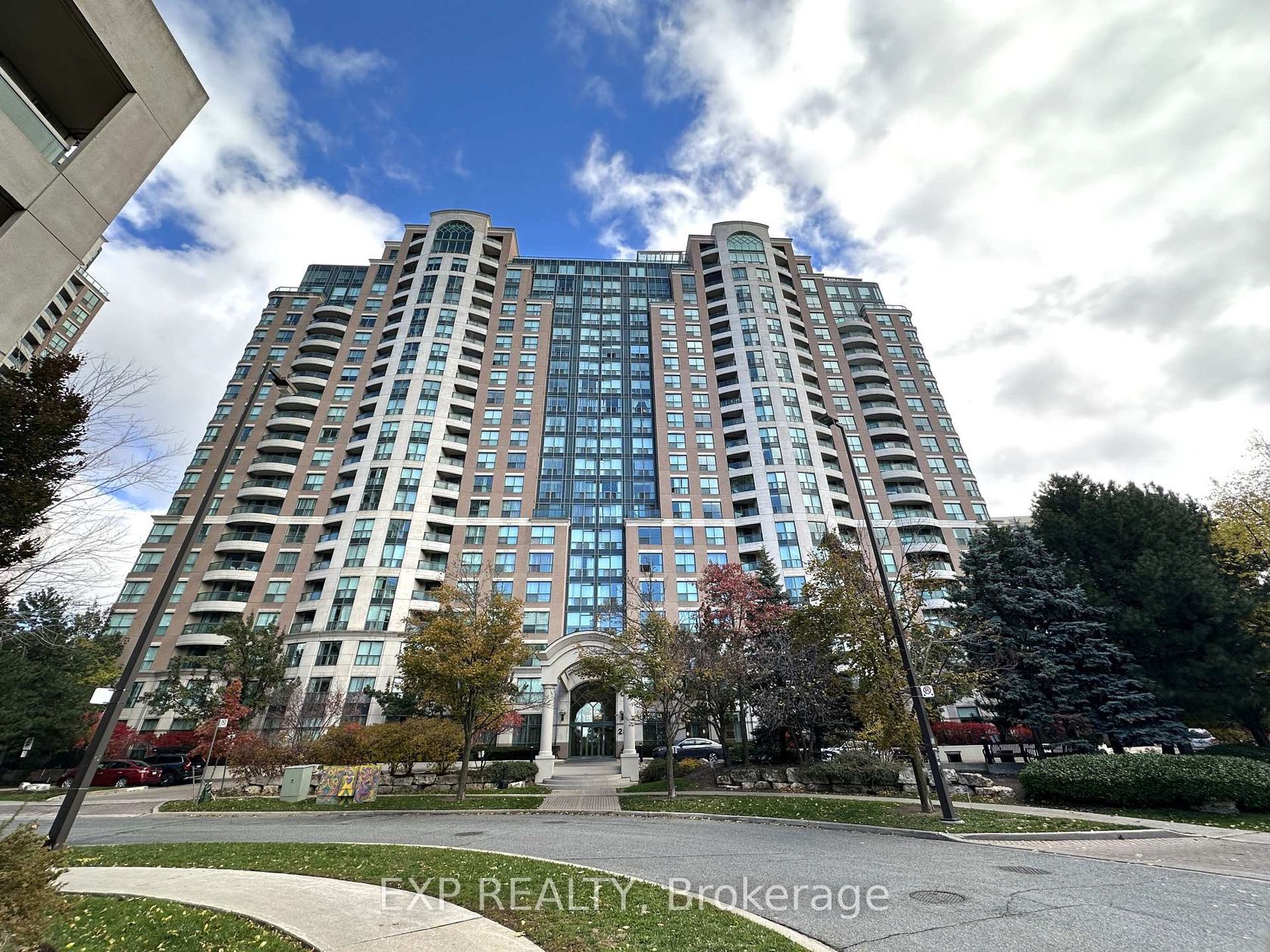 116 - 23 Lorraine Drive, Willowdale West, Toronto 
