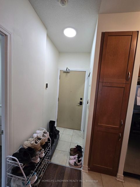 Photo 7 at 907 - 18 Holmes Avenue, Willowdale East, Toronto