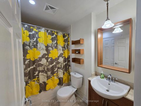 Photo 14 at 907 - 18 Holmes Avenue, Willowdale East, Toronto