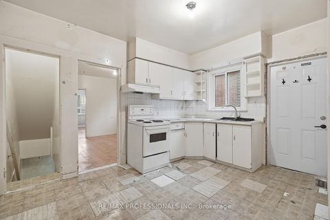 Photo 5 at 127 Kane Avenue, Eglinton West, Toronto