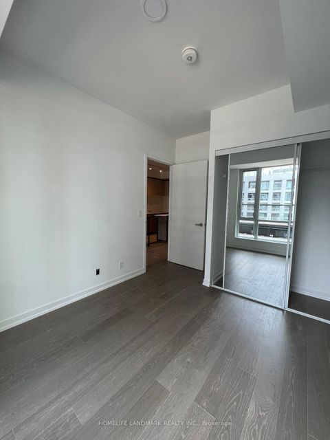 Photo 3 at 435 - 8 Beverley Glen Boulevard, Beverley Glen, Vaughan