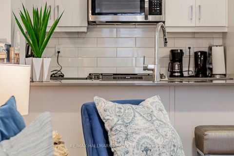 Photo 11 at 193 - 141 Honeycrisp Crescent, Vaughan Corporate Centre, Vaughan