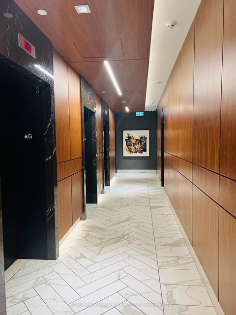 Photo 2 at 805 - 327 King Street W, Waterfront Communities C1, Toronto