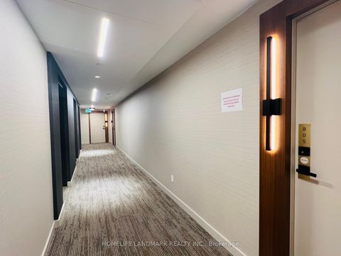 Photo 3 at 805 - 327 King Street W, Waterfront Communities C1, Toronto