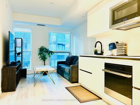 Photo 5 at 805 - 327 King Street W, Waterfront Communities C1, Toronto