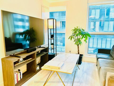 Photo 7 at 805 - 327 King Street W, Waterfront Communities C1, Toronto