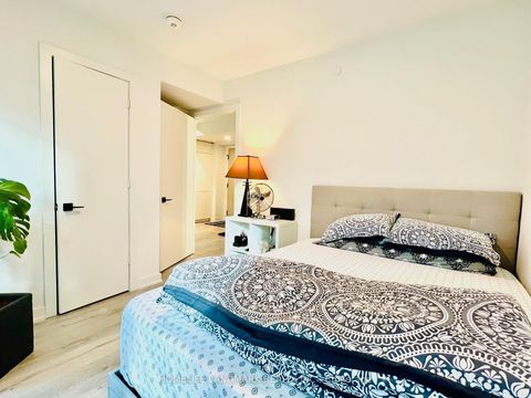 Photo 13 at 805 - 327 King Street W, Waterfront Communities C1, Toronto