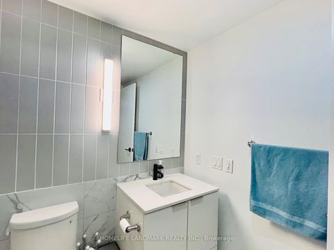 Photo 15 at 805 - 327 King Street W, Waterfront Communities C1, Toronto