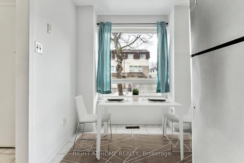 Photo 4 at 92 - 44 Chester Le Boulevard, L'Amoreaux, Toronto