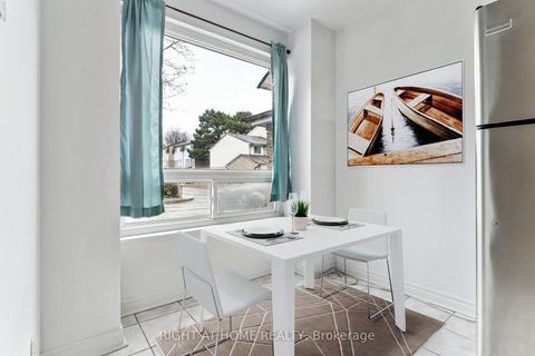 Photo 8 at 92 - 44 Chester Le Boulevard, L'Amoreaux, Toronto