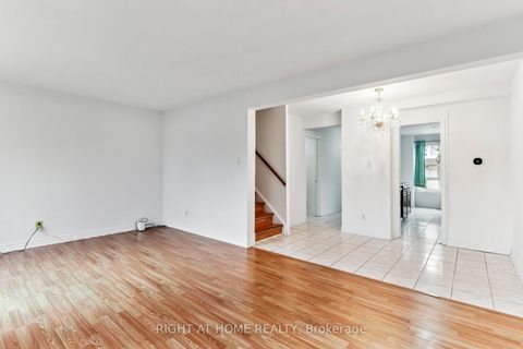 Photo 14 at 92 - 44 Chester Le Boulevard, L'Amoreaux, Toronto